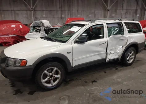 2002 Volvo V70 Xc A Sr z USA, uszkodzony, nr VIN YV1SZ58D821080674